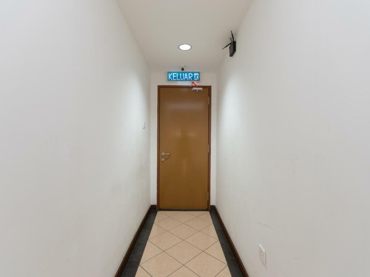 Oyo 89345 Api-Api Gh Hotel Кота Кинабалу Екстериор снимка